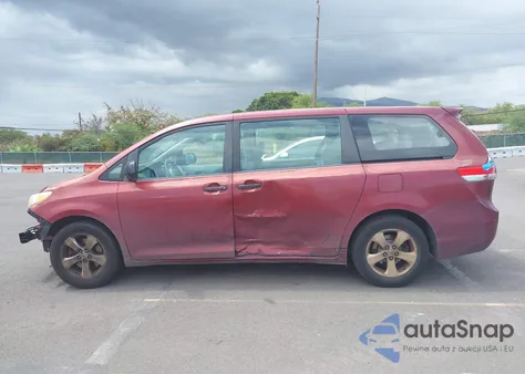 2012 Toyota Sienna Base V6 7 Passenger z USA, uszkodzony, nr VIN 5TDZK3DC5CS195229